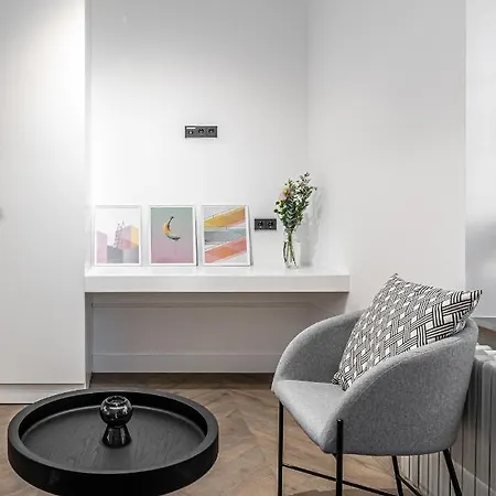 아파트 Modern, Cozy In The Most Central Area *