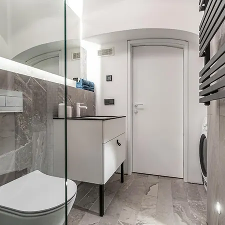 Modern, Cozy In The Most Central Area 아파트